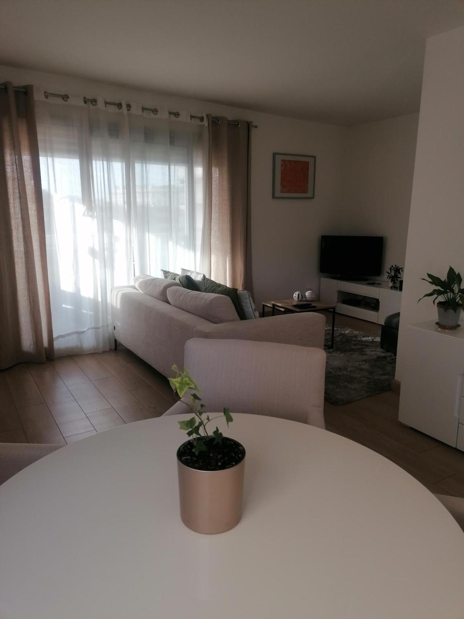 Chambre Double Avec Salle De Bain Commune, A 2 Min De La Croisette Канни Екстер'єр фото